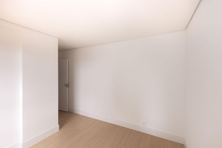 Apartamento à venda com 240m², 4 quartos e 4 vagas Apartamento à venda com 240m², 4 quartos e 4 vagasSuíte 4