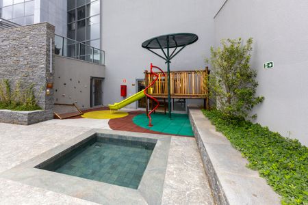 Apartamento à venda com 240m², 4 quartos e 4 vagasÁrea comum - Playground