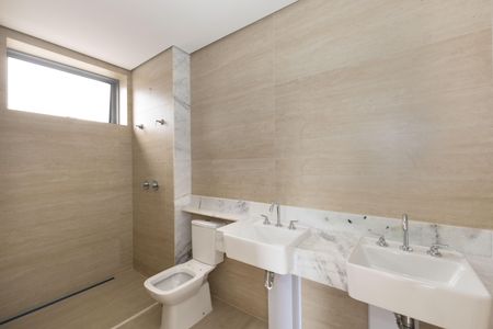 Apartamento à venda com 240m², 4 quartos e 4 vagasBanheiro da Suíte 2