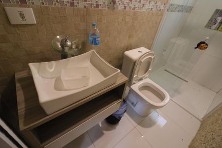 Casa à venda com 200m², 3 quartos e 2 vagasBanheiro da Suíte 1