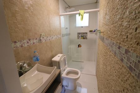 Casa à venda com 200m², 3 quartos e 2 vagasBanheiro da Suíte 1