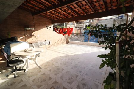 Casa à venda com 200m², 3 quartos e 2 vagasVaranda