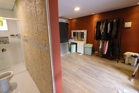 Casa à venda com 200m², 3 quartos e 2 vagasSuíte 1