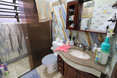 Casa à venda com 200m², 3 quartos e 2 vagasBanheiro 3