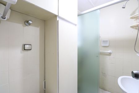 Apartamento à venda com 67m², 2 quartos e sem vagaBanheiro