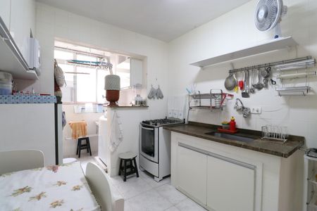 Apartamento à venda com 67m², 2 quartos e sem vagaCozinha e Área de Serviço