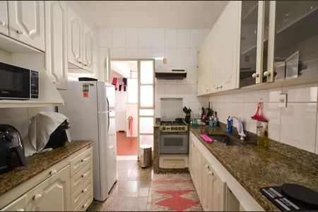 Apartamento à venda com 247m², 4 quartos e 2 vagas Apartamento à venda com 247m², 4 quartos e 2 vagasCozinha