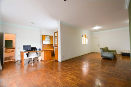 Apartamento à venda com 247m², 4 quartos e 2 vagas Apartamento à venda com 247m², 4 quartos e 2 vagasSala Ambientes
