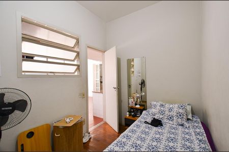 Apartamento à venda com 247m², 4 quartos e 2 vagas Apartamento à venda com 247m², 4 quartos e 2 vagasQuarto de Serviço