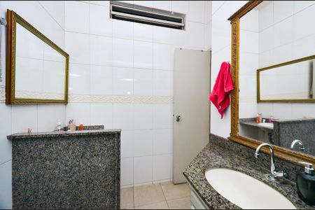 Apartamento à venda com 247m², 4 quartos e 2 vagas Apartamento à venda com 247m², 4 quartos e 2 vagasBanheiro Social