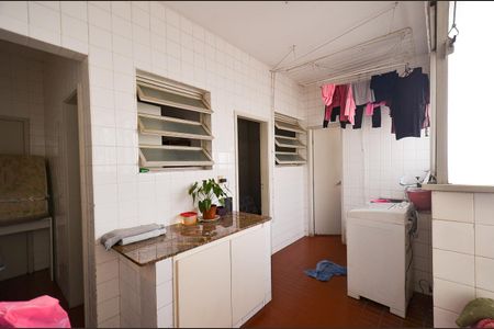 Apartamento à venda com 247m², 4 quartos e 2 vagas Apartamento à venda com 247m², 4 quartos e 2 vagasÁrea de Serviço