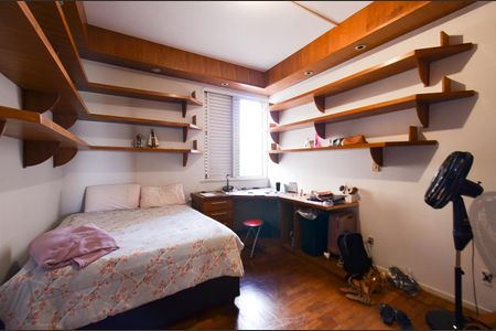 Apartamento à venda com 247m², 4 quartos e 2 vagas Apartamento à venda com 247m², 4 quartos e 2 vagasQuarto 2