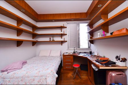 Apartamento à venda com 247m², 4 quartos e 2 vagas Apartamento à venda com 247m², 4 quartos e 2 vagasQuarto 2