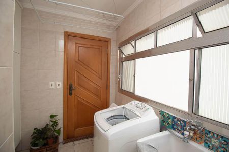 Apartamento para alugar com 100m², 2 quartos e 1 vaga Apartamento para alugar com 100m², 2 quartos e 1 vagaÁrea de Serviço / Lavabo