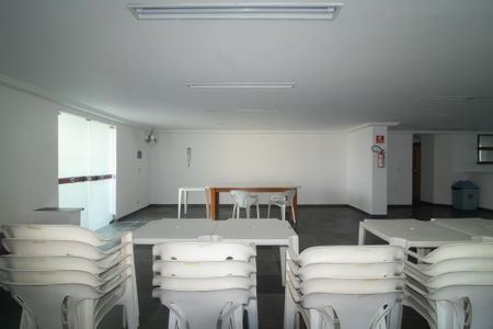 Apartamento para alugar com 100m², 2 quartos e 1 vaga Apartamento para alugar com 100m², 2 quartos e 1 vagaÁrea comum - Salão de festas
