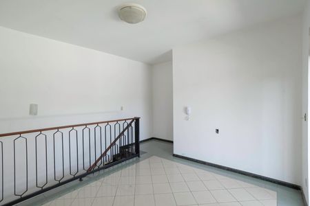 Apartamento à venda com 240m², 4 quartos e 4 vagasCobertura - Sala 2