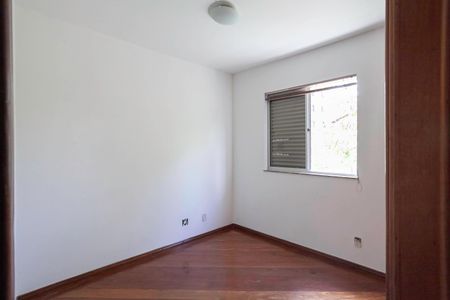 Apartamento à venda com 240m², 4 quartos e 4 vagasQuarto 2