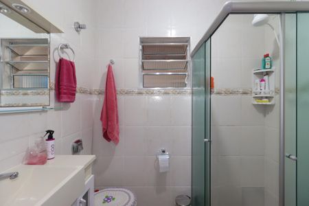 Casa à venda com 119m², 2 quartos e 2 vagasBanheiro 1