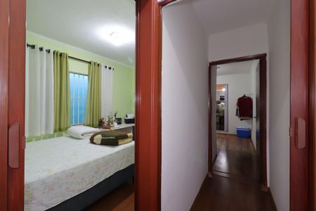 Casa à venda com 119m², 2 quartos e 2 vagasCorredor interno