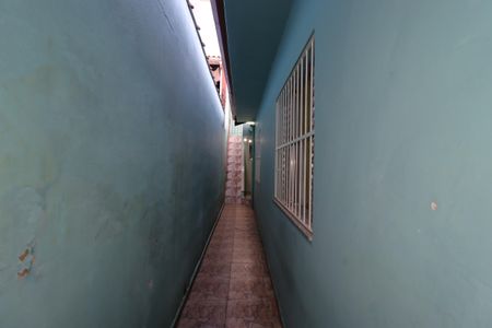 Casa à venda com 119m², 2 quartos e 2 vagasCorredor externo