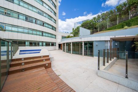 Apartamento à venda com 705m², 5 quartos e 6 vagas Apartamento à venda com 705m², 5 quartos e 6 vagasAREA PRIVATIVA