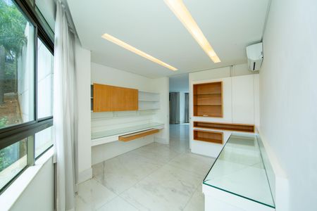 Apartamento à venda com 705m², 5 quartos e 6 vagas Apartamento à venda com 705m², 5 quartos e 6 vagasESCRITORIO