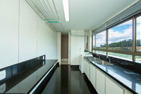 Apartamento à venda com 705m², 5 quartos e 6 vagas Apartamento à venda com 705m², 5 quartos e 6 vagasAREA DE SERVICO