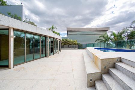 Apartamento à venda com 705m², 5 quartos e 6 vagas Apartamento à venda com 705m², 5 quartos e 6 vagasAREA PRIVATIVA