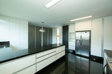 Apartamento à venda com 705m², 5 quartos e 6 vagas Apartamento à venda com 705m², 5 quartos e 6 vagasCOZINHA