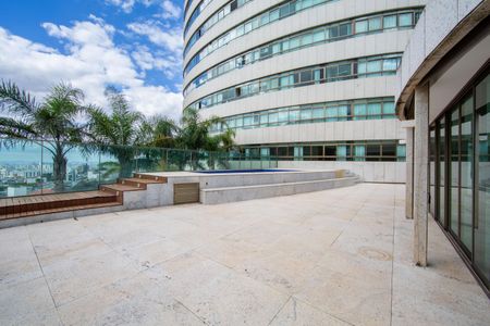 Apartamento à venda com 705m², 5 quartos e 6 vagas Apartamento à venda com 705m², 5 quartos e 6 vagasAREA PRIVATIVA