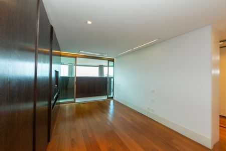 Apartamento à venda com 705m², 5 quartos e 6 vagas Apartamento à venda com 705m², 5 quartos e 6 vagasQUARTO2