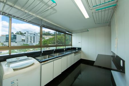 Apartamento à venda com 705m², 5 quartos e 6 vagas Apartamento à venda com 705m², 5 quartos e 6 vagasAREA DE SERVICO