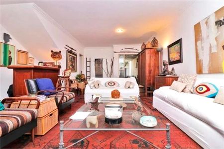 Casa à venda com 3 quartos, 334m² em Vila Nova Conceição, São Paulo