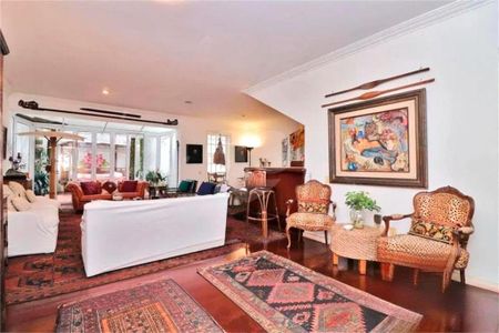 Casa à venda com 3 quartos, 334m² em Vila Nova Conceição, São Paulo