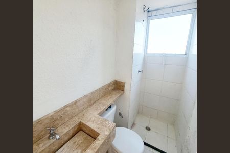 Banheiro de apartamento para alugar com 2 quartos, 40m² em Jardim Boa Vista (zona Oeste), Osasco