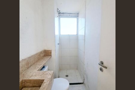 Banheiro de apartamento para alugar com 2 quartos, 40m² em Jardim Boa Vista (zona Oeste), Osasco