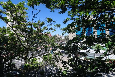 Apartamento para alugar com 110m², 4 quartos e 2 vagas Apartamento para alugar com 110m², 4 quartos e 2 vagasVista