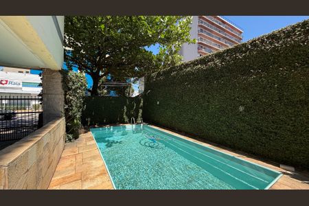 Apartamento para alugar com 110m², 4 quartos e 2 vagas Apartamento para alugar com 110m², 4 quartos e 2 vagasÁrea comum - Piscina