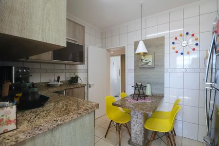 Apartamento para alugar com 110m², 4 quartos e 2 vagas Apartamento para alugar com 110m², 4 quartos e 2 vagasCozinha