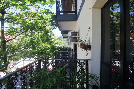 Apartamento para alugar com 110m², 4 quartos e 2 vagas Apartamento para alugar com 110m², 4 quartos e 2 vagasVaranda