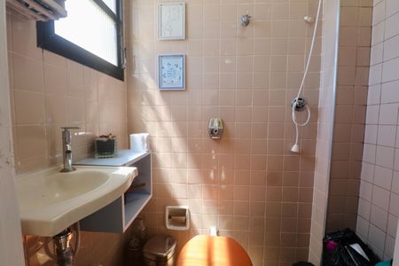 Apartamento para alugar com 110m², 4 quartos e 2 vagas Apartamento para alugar com 110m², 4 quartos e 2 vagasBanheiro de serviço