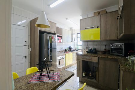 Apartamento para alugar com 110m², 4 quartos e 2 vagas Apartamento para alugar com 110m², 4 quartos e 2 vagasCozinha
