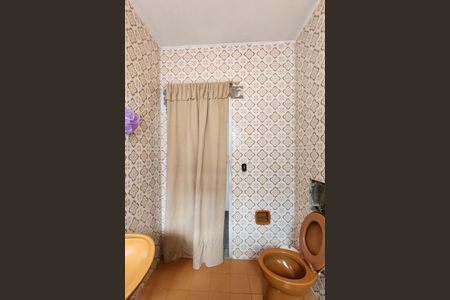 Casa à venda com 188m², 2 quartos e 2 vagas Casa à venda com 188m², 2 quartos e 2 vagasBanheiro