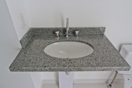 Apartamento à venda com 96m², 3 quartos e 1 vaga Apartamento à venda com 96m², 3 quartos e 1 vagaBanheiro da Suíte