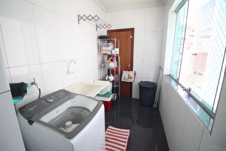 Apartamento à venda com 116m², 3 quartos e 1 vagaÁrea de Serviço