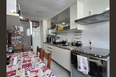 Apartamento à venda com 213m², 4 quartos e 3 vagas Apartamento à venda com 213m², 4 quartos e 3 vagasCozinha