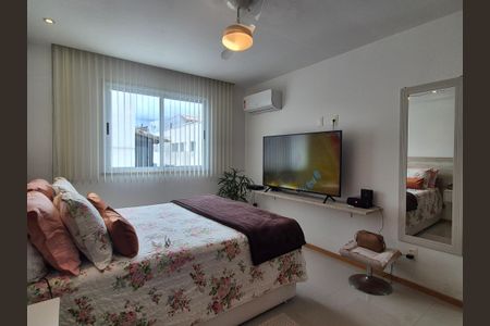 Apartamento à venda com 213m², 4 quartos e 3 vagas Apartamento à venda com 213m², 4 quartos e 3 vagasSuíte 2