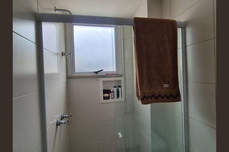 Apartamento à venda com 213m², 4 quartos e 3 vagas Apartamento à venda com 213m², 4 quartos e 3 vagasBanheiro da suite 1 e 2