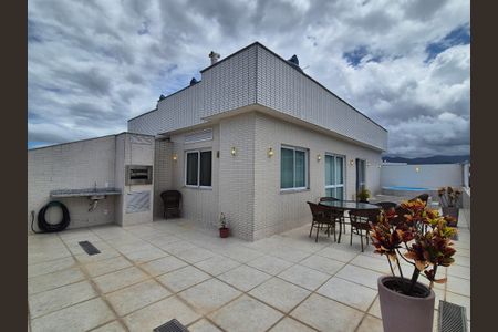 Apartamento à venda com 213m², 4 quartos e 3 vagas Apartamento à venda com 213m², 4 quartos e 3 vagasÁrea externa