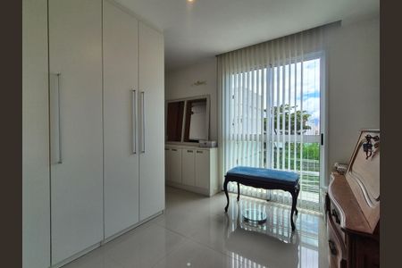 Apartamento à venda com 213m², 4 quartos e 3 vagas Apartamento à venda com 213m², 4 quartos e 3 vagasSuíte 1